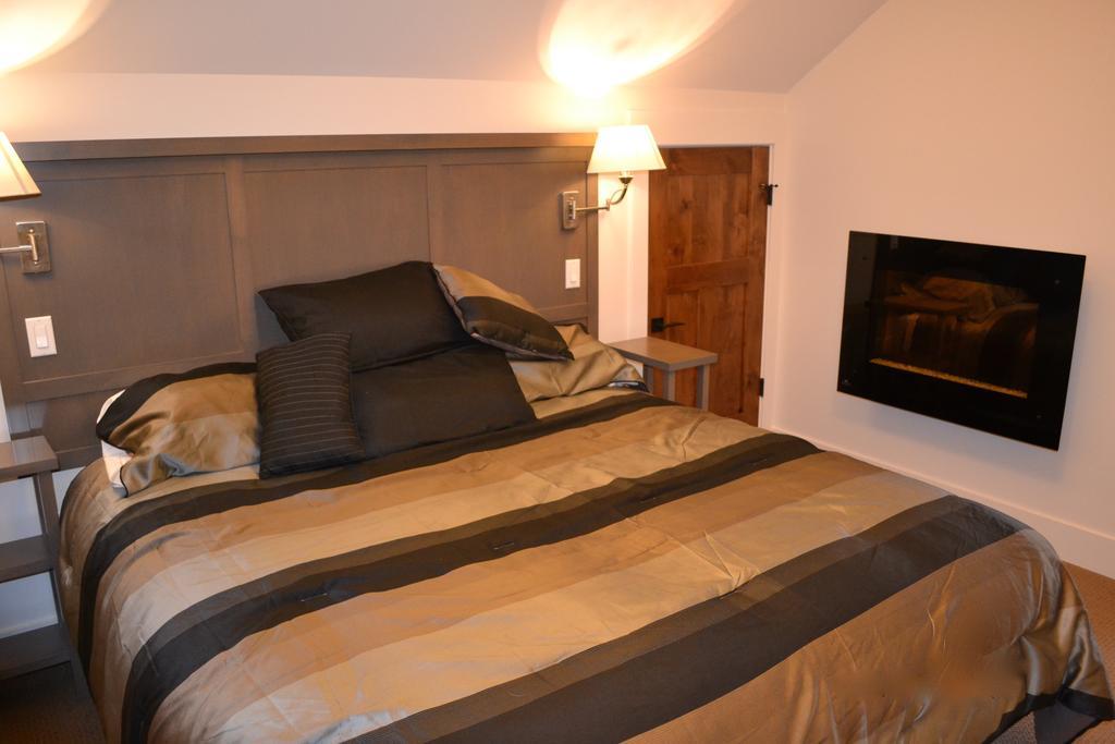 Radium Elk Park B & B راديوم هوت سبرينغز الغرفة الصورة